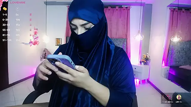 Juanita-Diaz – webcam model profile photo Image 2