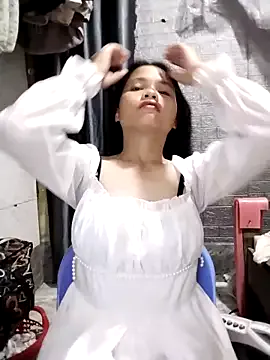 thanusi_2 – webcam model profile photo Image 7