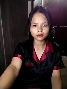 thanusi_2 – webcam model profile photo Image 8