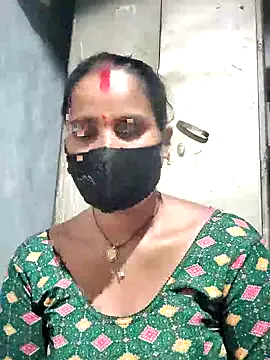 LiliBanger – webcam model profile photo Image 13