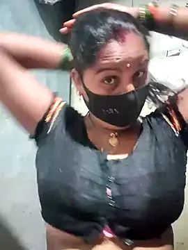 LiliBanger – webcam model profile photo Image 5