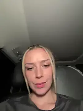 Lana-Grey – webcam model profile photo Image 6