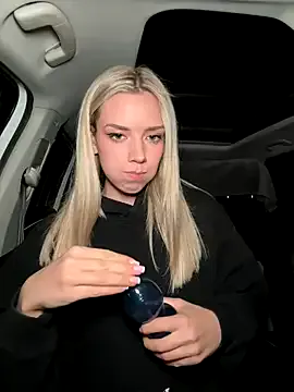 Lana-Grey – webcam model profile photo Image 9