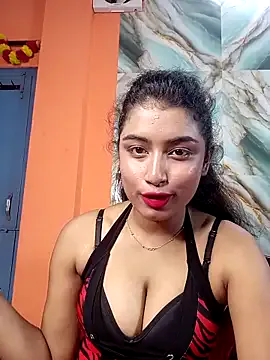 thanusi_2 – webcam model profile photo Image 12