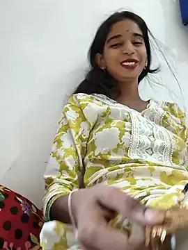 dovia – webcam model profile photo Image 3