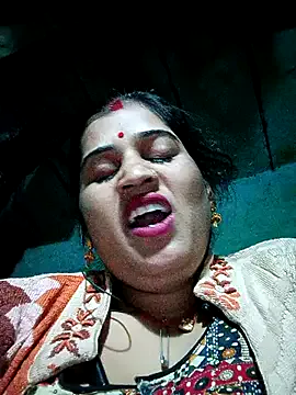 IORio2 – webcam model profile photo Image 6