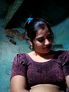 IORio2 – webcam model profile photo Image 8