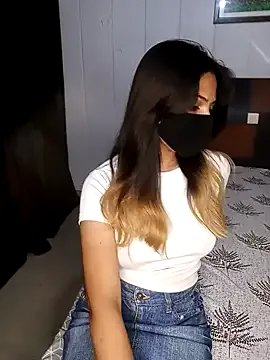 Lusty_Rose01 – webcam model profile photo Image 14