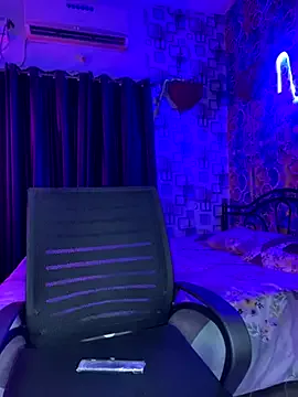 mon1_day – webcam model profile photo Image 5