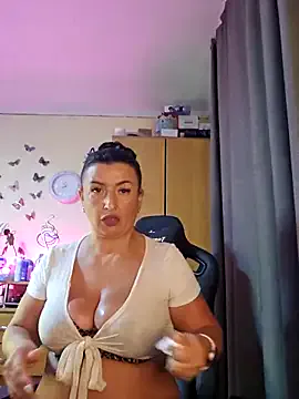 _Alice_1 – webcam model profile photo Image 11