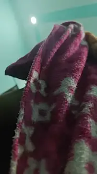 lynnalltop – webcam model profile photo Image 3