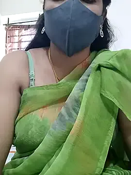 thanusi_2 – webcam model profile photo Image 4