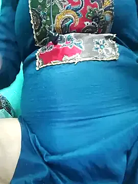 nika_tailor – webcam model profile photo Image 6