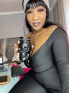 HugeMassiveBooty Image 17