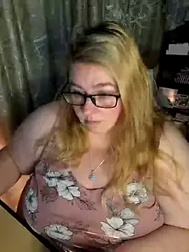 RosieCheeks_ – webcam model profile photo Image 5