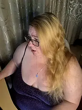 RosieCheeks_ – webcam model profile photo Image 7