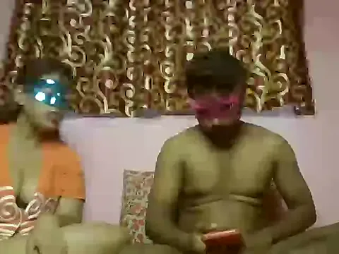 RomanticCouple432 – webcam model profile photo Image 2