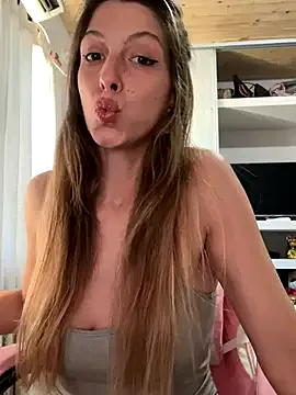 yesonee – webcam model profile photo Image 18