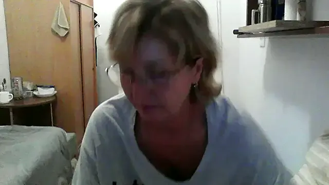 mc-Olivia – webcam model profile photo Image 7