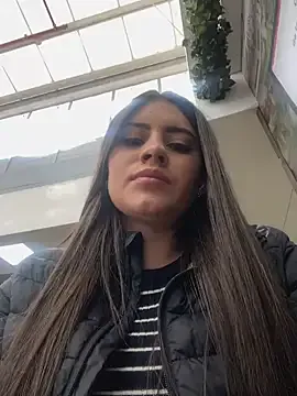 Isabella21_ – webcam model profile photo