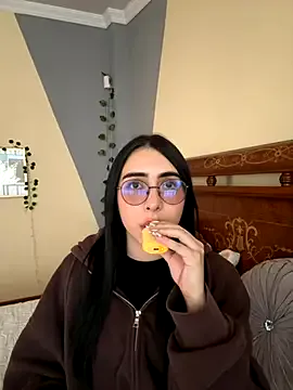 Almmaxxxx – webcam model profile photo Image 18