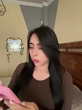 Almmaxxxx – webcam model profile photo Image 19