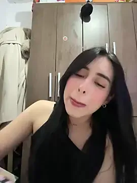 Almmaxxxx – webcam model profile photo Image 6