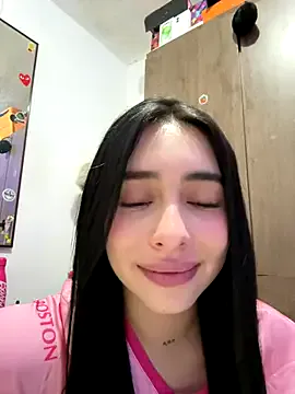 Almmaxxxx – webcam model profile photo Image 8