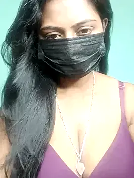 Coco-Love – webcam model profile photo Image 6