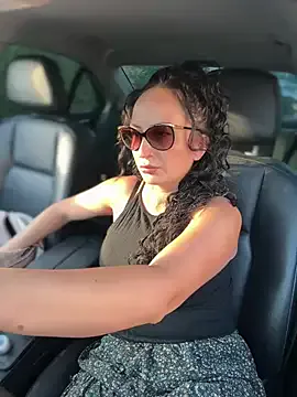 husa_Malikaa – webcam model profile photo Image 11