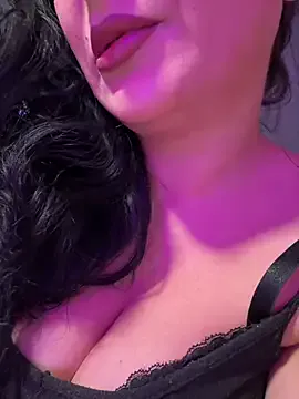 husa_Malikaa – webcam model profile photo Image 6