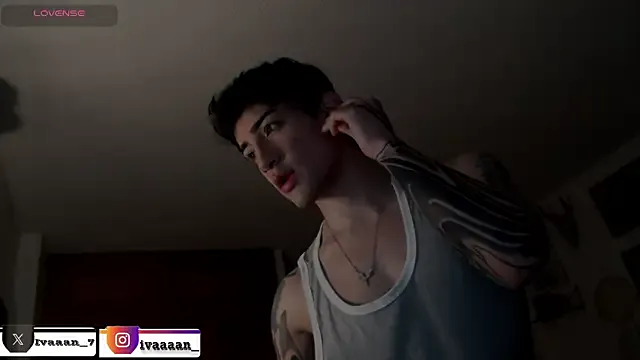 Gold_digger____ – webcam model profile photo Image 19