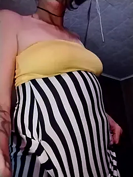 mc-Olivia – webcam model profile photo Image 2