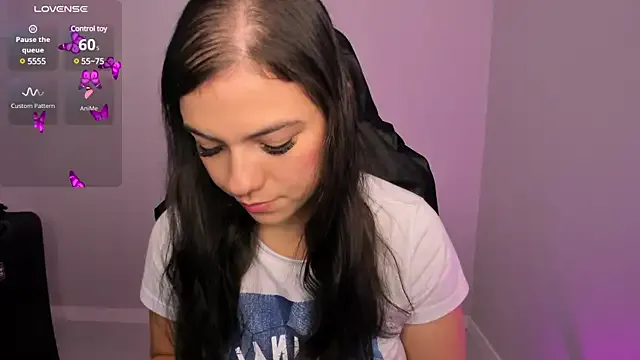 cute00kiara – webcam model profile photo Image 3