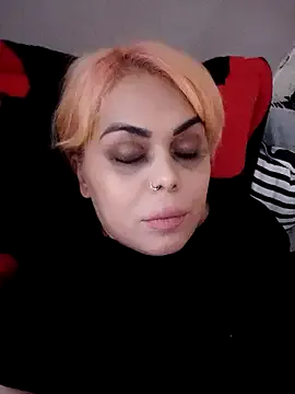 mc-Olivia – webcam model profile photo Image 3