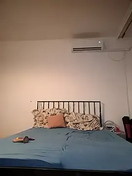 kimkatyrides – webcam model profile photo Image 6