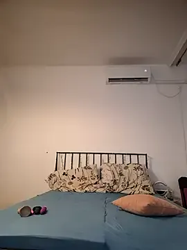 kimkatyrides – webcam model profile photo Image 7