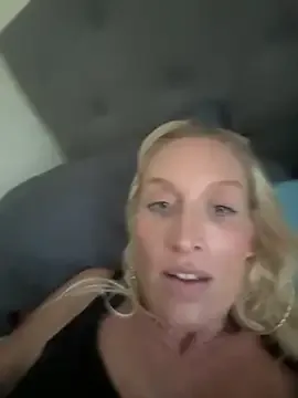 DoriDeluxe66 – webcam model profile photo Image 4