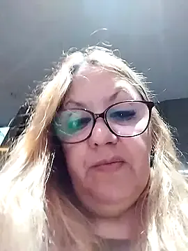 myriambirkett – webcam model profile photo Image 9