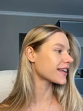 Younger_Couples – webcam model profile photo Image 11