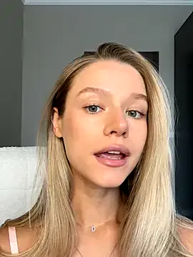 Younger_Couples – webcam model profile photo Image 13