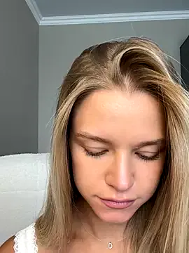 Younger_Couples – webcam model profile photo Image 14