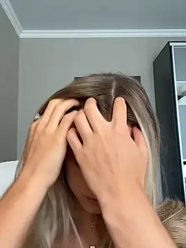 Younger_Couples – webcam model profile photo Image 15