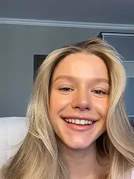 Younger_Couples – webcam model profile photo Image 5