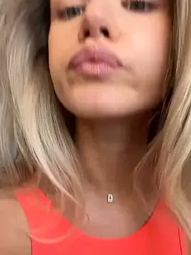 Younger_Couples – webcam model profile photo Image 8