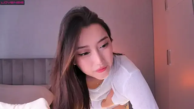 Soffy_pink – webcam model profile photo Image 2