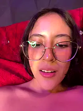 karinna__raven – webcam model profile photo Image 4