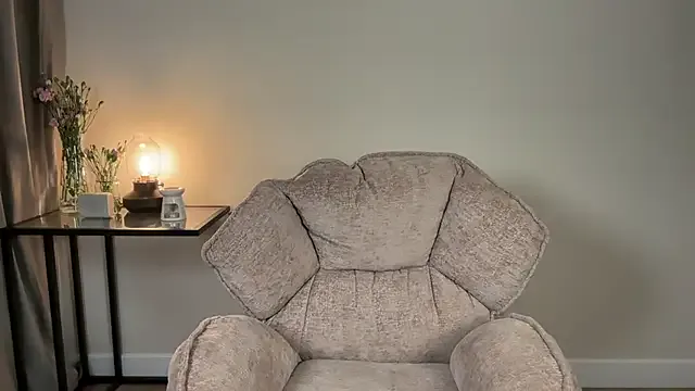 mc-Olivia – webcam model profile photo Image 5