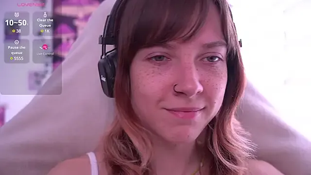 yesonee – webcam model profile photo Image 5