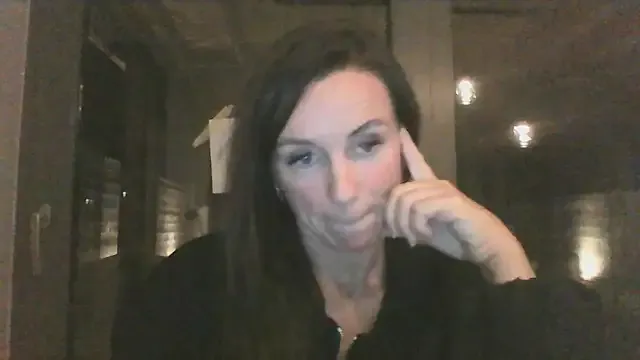 carolbarker – webcam model profile photo Image 10
